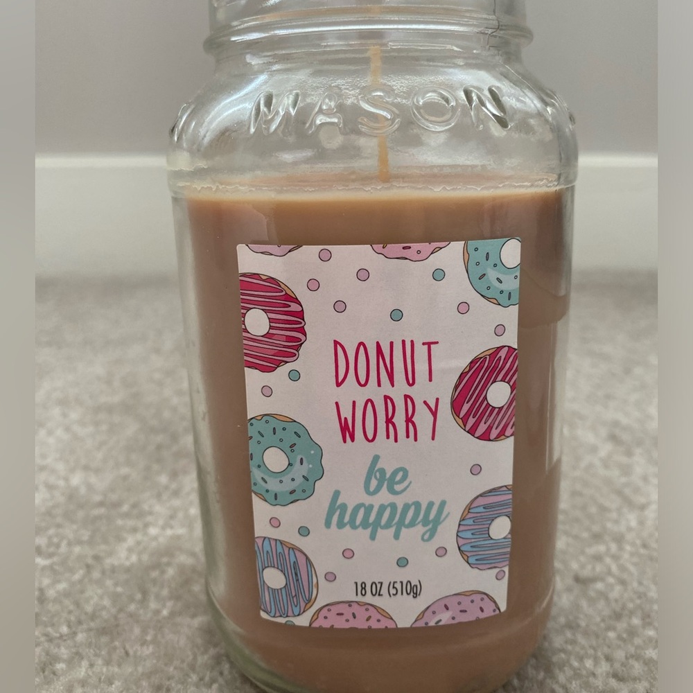 Never Used* Candle “Donut worry be happy” - Picture 3 of 3